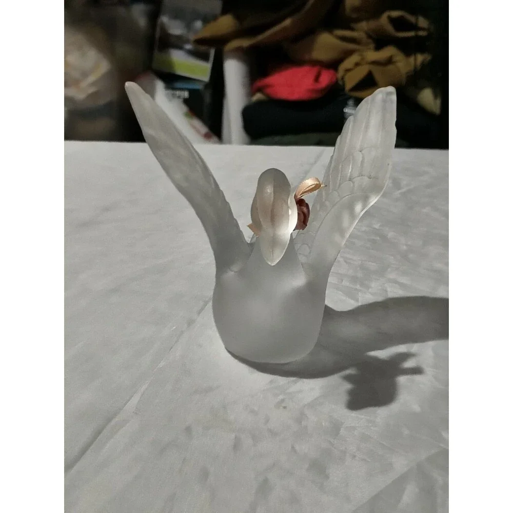 Frosted Satin Glass Swan Figurine Open Wings